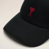 Ami de Coeur Cap in cotone nero con ricamo