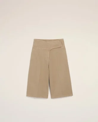 Bermuda avvolgenti in cotone beige con cintura