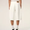Bermuda larghi in cotone bianco Bermuda larghi in cotone bianco