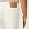 Bermuda larghi in cotone bianco Bermuda larghi in cotone bianco