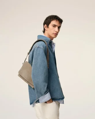 Borsa a tracolla con patta in pelle di vacchetta grigia