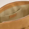 Borsa Carrousel con patta grande in pelle di vacchetta gialla Borsa Carrousel con patta grande in pelle di vacchetta gialla