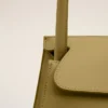 Borsa Mimi piccola in pelle di vacchetta verde Borsa Mimi piccola in pelle di vacchetta verde