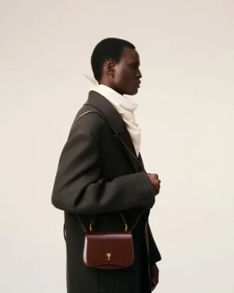 Borsa Paris Paris con manici in pelle lucida bordeaux