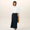 Camicia aderente in cotone bianco con colletto a punta Camicia aderente in cotone bianco con colletto a punta
