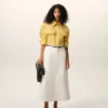 Camicia aderente in cotone giallo con colletto a punta Camicia aderente in cotone giallo con colletto a punta