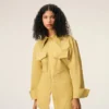 Camicia aderente in cotone giallo con colletto a punta Camicia aderente in cotone giallo con colletto a punta