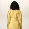 Camicia aderente in cotone giallo con colletto a punta Camicia aderente in cotone giallo con colletto a punta