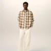 Camicia Ami de Coeur a quadri beige dal taglio squadrato in tela Camicia Ami de Coeur a quadri beige dal taglio squadrato in tela