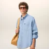 Camicia Ami de Coeur in cotone blu con ricamo, dal taglio squadrato Camicia Ami de Coeur in cotone blu con ricamo, dal taglio squadrato
