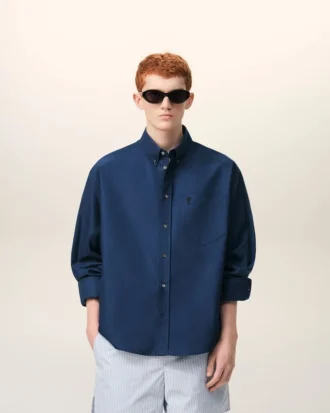 Camicia Ami de Coeur in cotone blu con ricamo, dal taglio squadrato