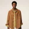 Camicia oversize in pelle di capra marrone con bottoni Camicia oversize in pelle di capra marrone con bottoni