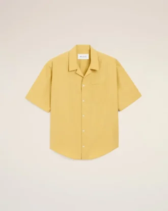 Camicia squadrata a maniche corte in cotone giallo con collo alla camp