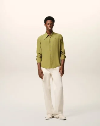 Camicia verde in misto seta con colletto a punta