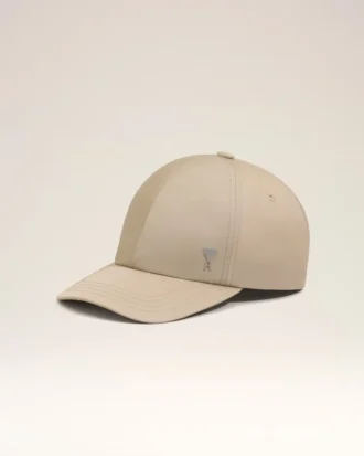 Cappellino Ami de Coeur in nylon beige con borchie