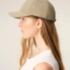 Cappellino in cotone beige con ricamo Ami de Coeur Cappellino in cotone beige con ricamo Ami de Coeur