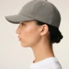 Cappellino in cotone grigio con ricamo Ami de Coeur Cappellino in cotone grigio con ricamo Ami de Coeur
