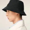 Cappellino in cotone nero con ricamo “Thank You for Being a Friend” Cappellino in cotone nero con ricamo “Thank You for Being a Friend”