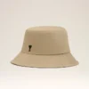 Cappello a secchiello Ami de Coeur in cotone beige Cappello a secchiello Ami de Coeur in cotone beige