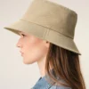 Cappello a secchiello Ami de Coeur in cotone beige Cappello a secchiello Ami de Coeur in cotone beige