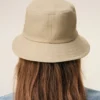 Cappello a secchiello Ami de Coeur in cotone beige Cappello a secchiello Ami de Coeur in cotone beige