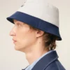Cappello Ami Paris in cotone blu e bianco Cappello Ami Paris in cotone blu e bianco