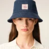Cappello con toppa Ami Paris Heritage in cotone denim blu Cappello con toppa Ami Paris Heritage in cotone denim blu