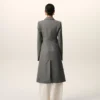 Cappotto aderente a un rigo in lana vergine grigia Cappotto aderente a un rigo in lana vergine grigia
