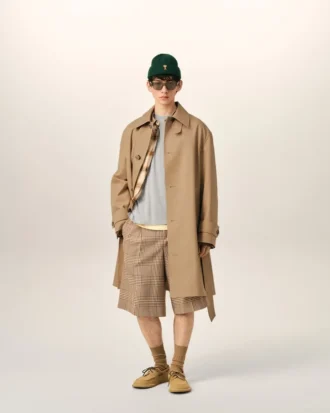 Cappotto beige in twill di cotone idrorepellente con cintura