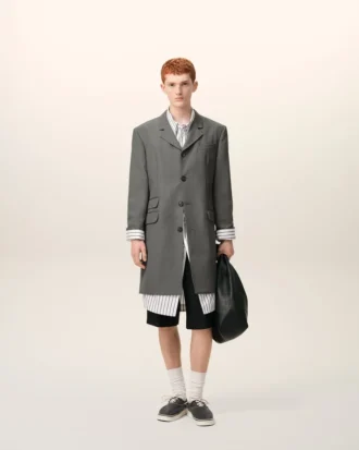 Cappotto grigio in lana vergine, dritto, a un rigo