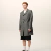 Cappotto grigio in lana vergine, dritto, a un rigo Cappotto grigio in lana vergine, dritto, a un rigo