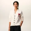 Cardigan in lana naturale con Ami de Coeur a contrasto Cardigan in lana naturale con Ami de Coeur a contrasto