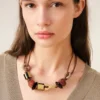 Collana Ami de Coeur con perle in pelle marrone Collana Ami de Coeur con perle in pelle marrone