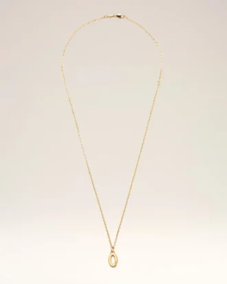 Collana con ciondolo “0” in ottone martellato dorato