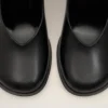 Décolleté con punta anatomica in pelle nera Décolleté con punta anatomica in pelle nera
