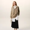 Giacca abbottonata in cotone beige Giacca abbottonata in cotone beige