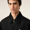 Giacca Ami de Coeur in nylon nero con bottoni a pressione Giacca Ami de Coeur in nylon nero con bottoni a pressione