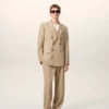 Giacca dritta doppiopetto in lana vergine beige Giacca dritta doppiopetto in lana vergine beige