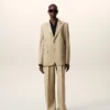 Giacca squadrata monopetto in lana vergine beige Giacca squadrata monopetto in lana vergine beige