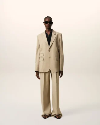 Giacca squadrata monopetto in lana vergine beige