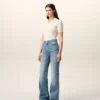 Jeans a zampa in cotone blu Jeans a zampa in cotone blu