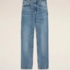 Jeans in cotone blu dal taglio classico Jeans in cotone blu dal taglio classico