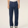 Jeans in cotone blu dal taglio classico Jeans in cotone blu dal taglio classico