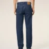 Jeans in cotone blu dal taglio classico Jeans in cotone blu dal taglio classico