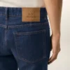 Jeans in cotone blu dal taglio classico Jeans in cotone blu dal taglio classico