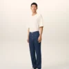 Jeans in cotone blu dal taglio classico Jeans in cotone blu dal taglio classico
