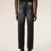 Jeans in cotone nero dal taglio affusolato Jeans in cotone nero dal taglio affusolato