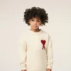 Maglia Ami de Coeur a girocollo in lana bianca Maglia Ami de Coeur a girocollo in lana bianca