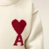 Maglia Ami de Coeur a girocollo in lana bianca Maglia Ami de Coeur a girocollo in lana bianca