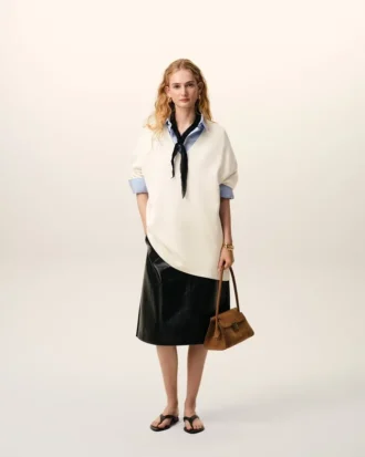 Maglia bianca in lana a maniche corte con scollo a V